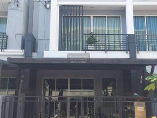 For rent 3 bedrooms townhouse in Bang Kapi, Bangkok