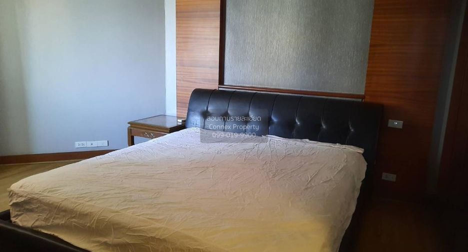 For rent 3 bedrooms condo in Khlong Toei, Bangkok