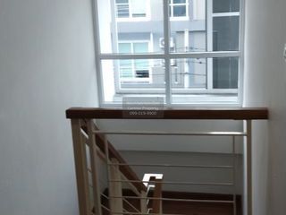 For rent 3 bedrooms townhouse in Wang Thonglang, Bangkok