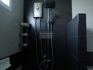 For rent 3 bedrooms townhouse in Wang Thonglang, Bangkok