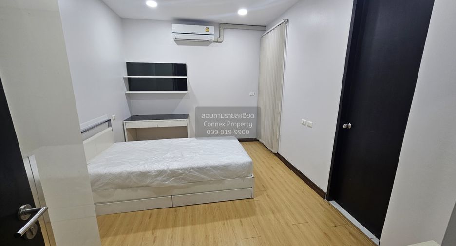 For rent 2 bedrooms condo in Pathum Wan, Bangkok