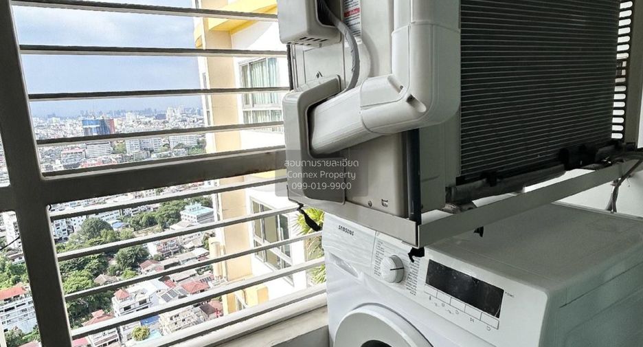 For rent 2 bedrooms condo in Khlong San, Bangkok