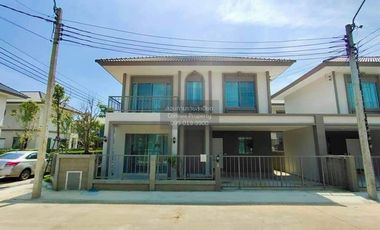 For rent 4 bedrooms house 