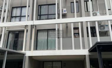 For rent 4 bedrooms townhouse in Mueang Samut Prakan, Samut Prakan