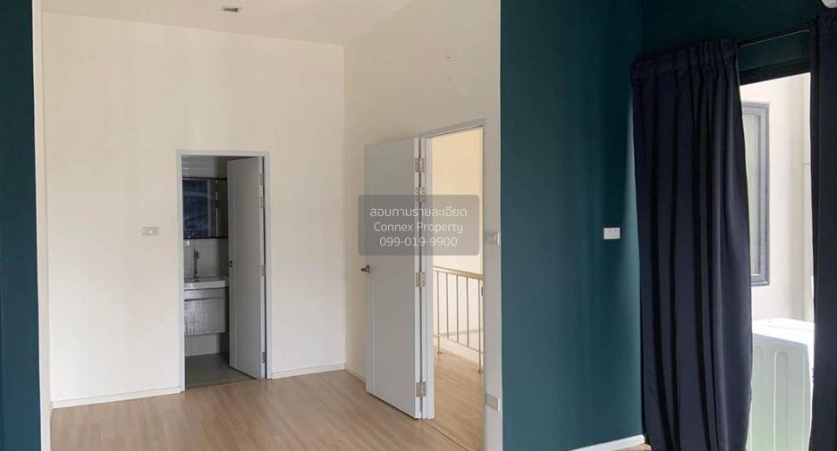 For rent 4 bedrooms townhouse in Mueang Samut Prakan, Samut Prakan