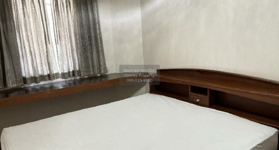 Condo en alquiler de 3 habitaciones en Yan Nawa, Bangkok
