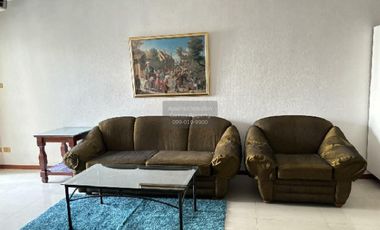 Condo en alquiler de 3 habitaciones en Yan Nawa, Bangkok