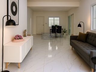 For rent 3 bedrooms townhouse in Bang Khun Thian, Bangkok