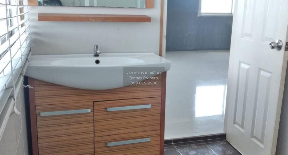 For rent 2 bedrooms condo in Khan Na Yao, Bangkok