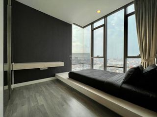 For rent 2 bedrooms condo in Khlong San, Bangkok