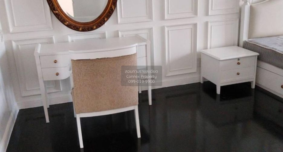 For rent 3 bedrooms condo in Khlong Toei, Bangkok