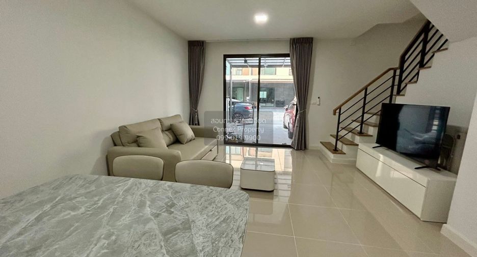 For rent 3 bedrooms townhouse in Bang Phli, Samut Prakan