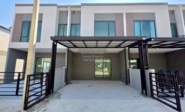 For rent 3 bedrooms townhouse in Bang Phli, Samut Prakan