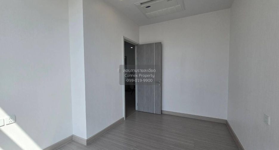 For rent 2 bedrooms condo in Bang Rak, Bangkok