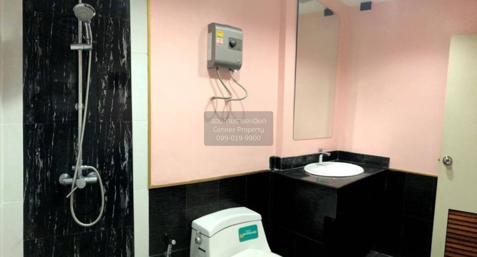 For rent 5 bedrooms townhouse in Chatuchak, Bangkok