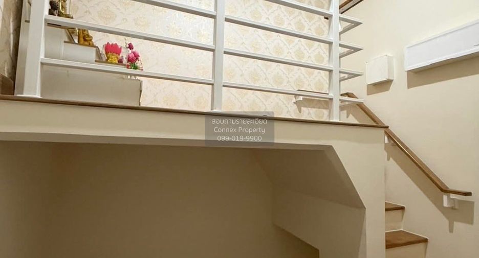 Casa adosada en alquiler de 4 habitaciones en Chom Thong, Bangkok