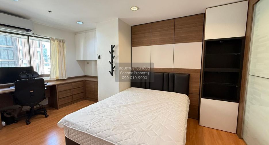 For rent 2 bedrooms condo in Pathum Wan, Bangkok