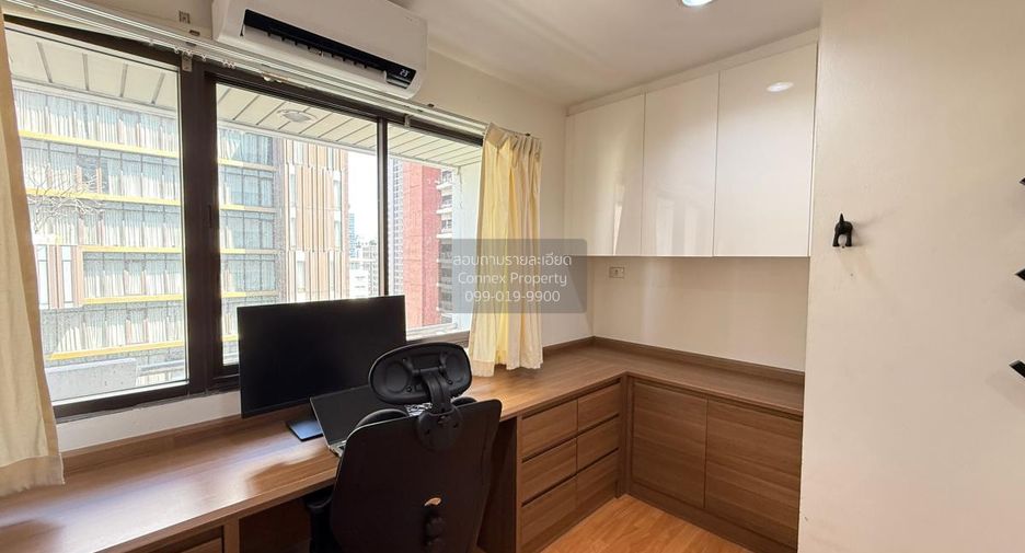For rent 2 bedrooms condo in Pathum Wan, Bangkok
