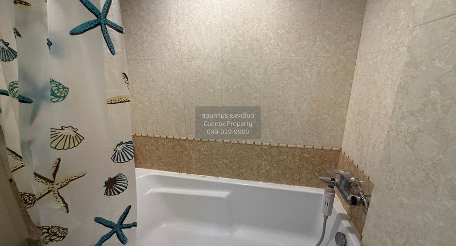 For rent 2 bedrooms condo in Pathum Wan, Bangkok