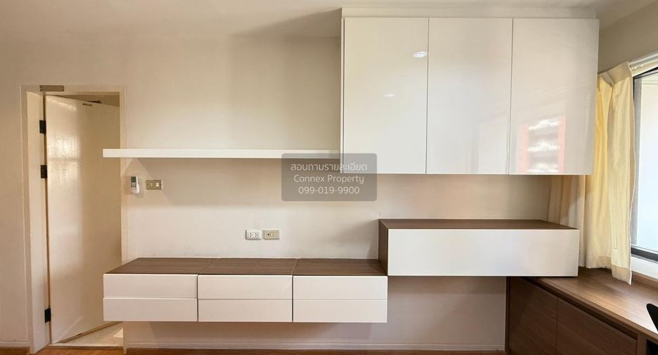 For rent 2 bedrooms condo in Pathum Wan, Bangkok