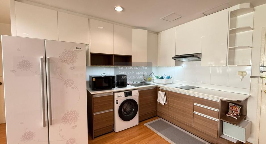 For rent 2 bedrooms condo in Pathum Wan, Bangkok