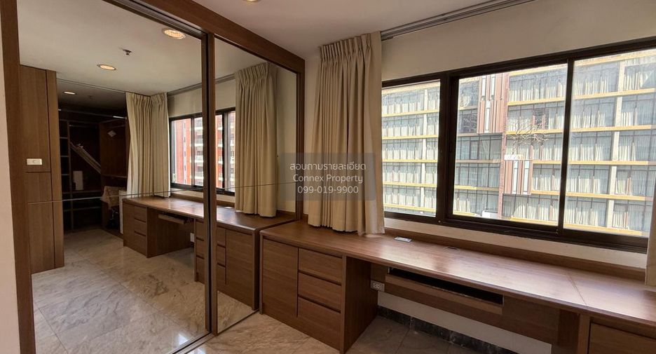 For rent 2 bedrooms condo in Pathum Wan, Bangkok
