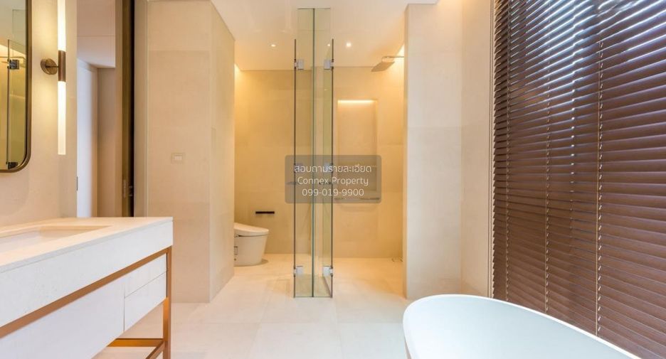 For rent 2 bedrooms condo in Pathum Wan, Bangkok