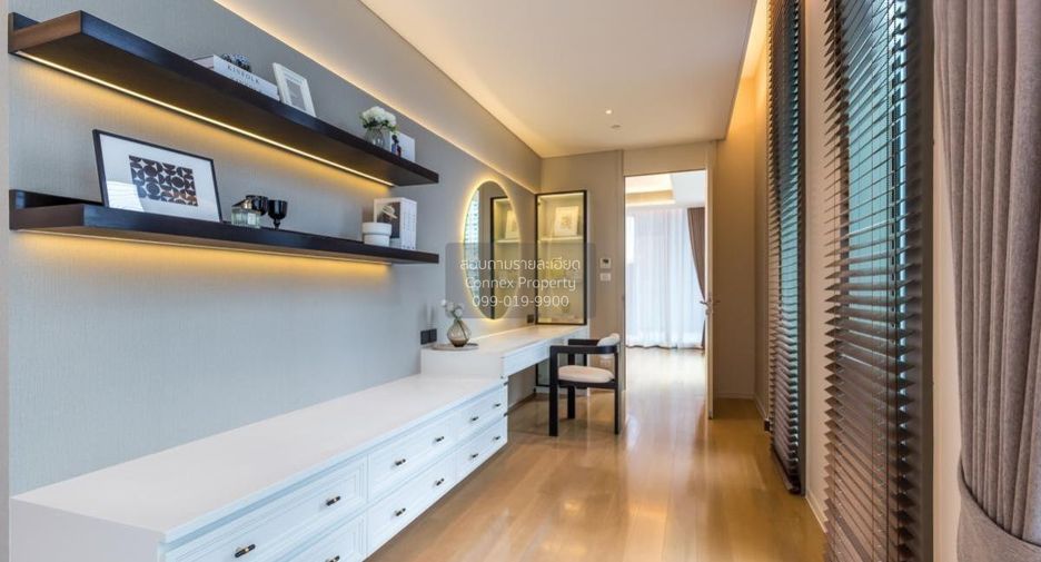 For rent 2 bedrooms condo in Pathum Wan, Bangkok