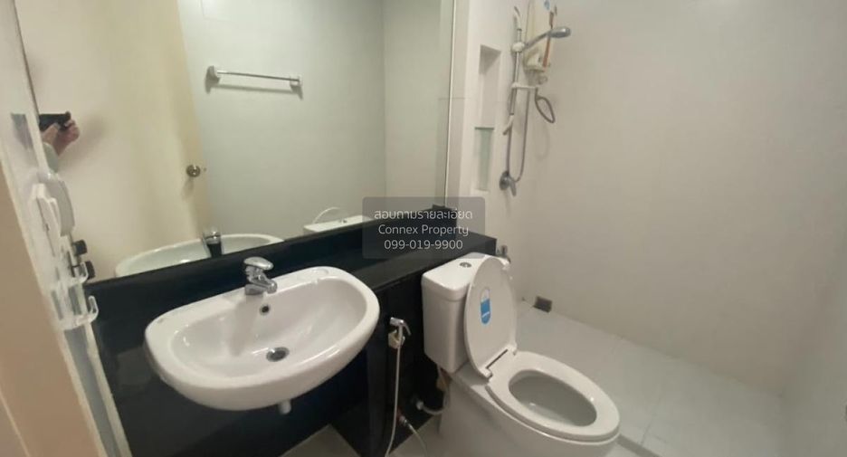 For rent 2 bedrooms condo in Thon Buri, Bangkok