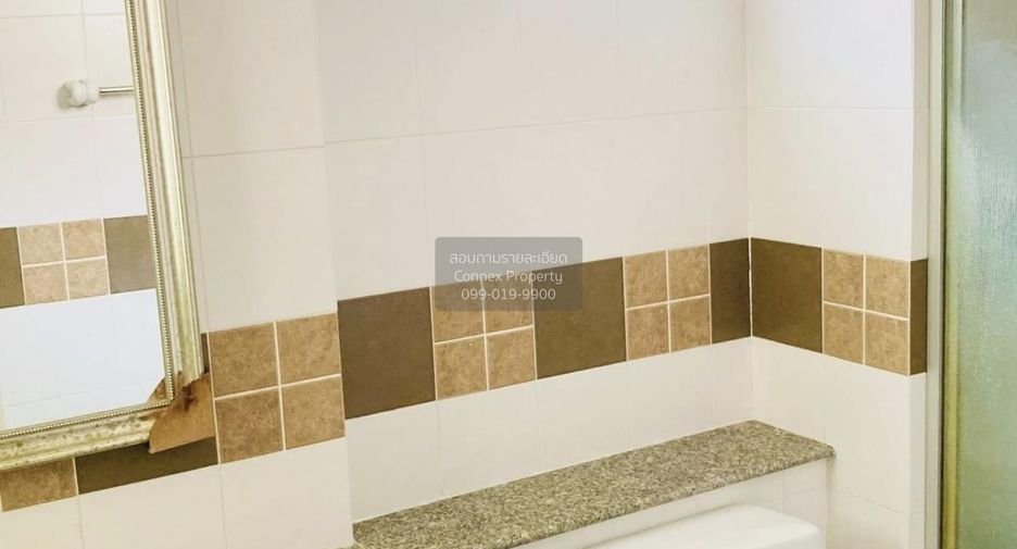 For rent 4 bedrooms townhouse in Mueang Samut Prakan, Samut Prakan
