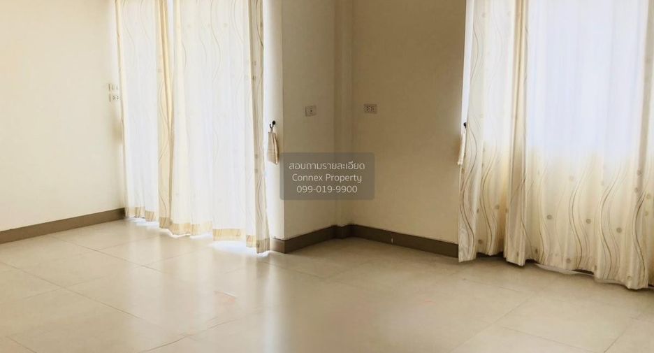 For rent 4 bedrooms townhouse in Mueang Samut Prakan, Samut Prakan