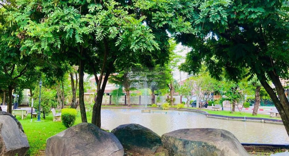 For rent 4 bedrooms townhouse in Mueang Samut Prakan, Samut Prakan