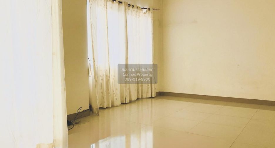 For rent 4 bedrooms townhouse in Mueang Samut Prakan, Samut Prakan