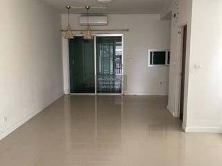 For rent 3 ベッドルーム townhouse in Rat Burana, Bangkok