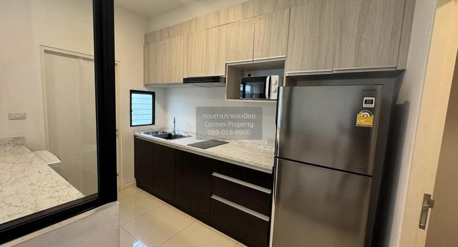 For rent 3 bedrooms townhouse in Bang Phli, Samut Prakan