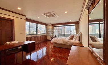 For rent 3 bedrooms condo in Khlong Toei, Bangkok
