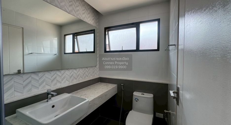 Haus zur Miete mit 4 Zimmer in Bang Phli, Samut Prakan