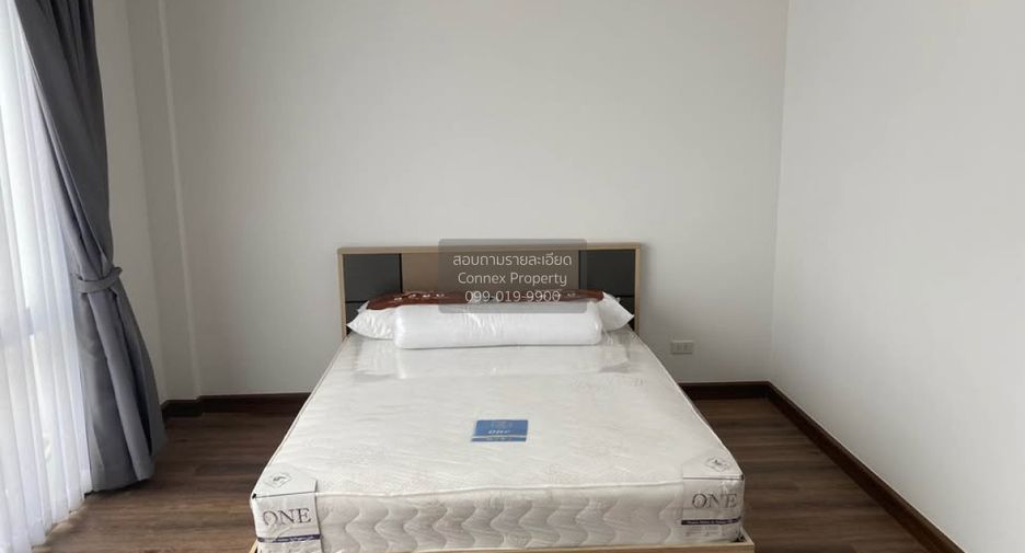 For rent 3 ベッドルーム townhouse in Phra Khanong, Bangkok