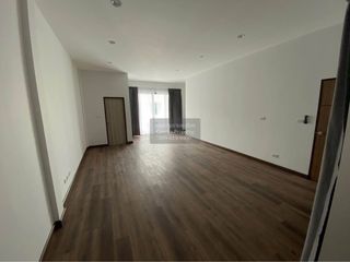 Reihenhaus zur Miete mit 3 Zimmer in Phra Khanong, Bangkok