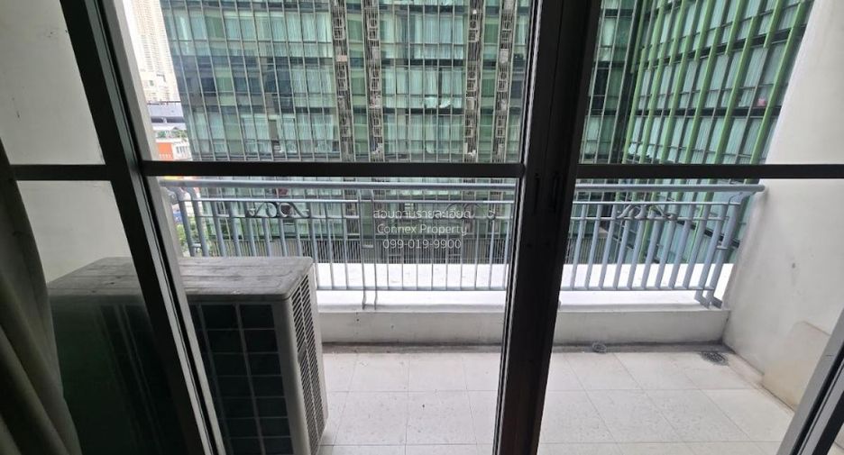 For rent 2 bedrooms condo in Pathum Wan, Bangkok