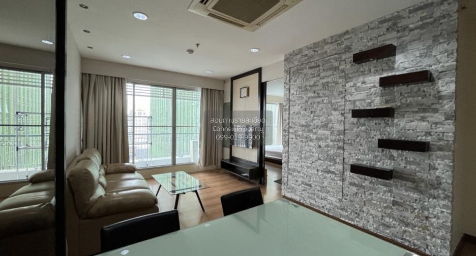 For rent 2 bedrooms condo in Pathum Wan, Bangkok