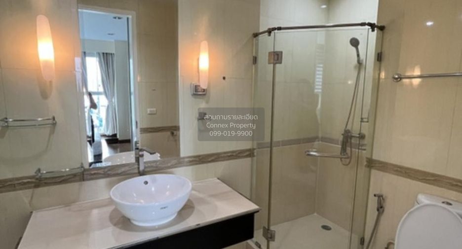 For rent 2 bedrooms condo in Pathum Wan, Bangkok