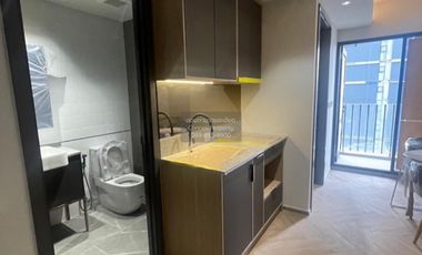 Wohnung zur Miete mit 1 Zimmer in Bang Rak, Bangkok