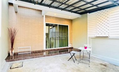 For rent 3 bedrooms townhouse in Prawet, Bangkok