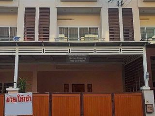 For rent 4 bedrooms townhouse in Mueang Samut Prakan, Samut Prakan