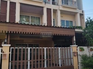 For rent 4 bedrooms townhouse in Mueang Samut Prakan, Samut Prakan