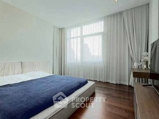 For sale 3 bedrooms condo in Khlong Toei, Bangkok