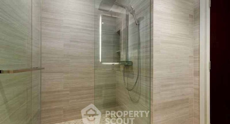 Condo en venta de 3 habitaciones en Khlong Toei, Bangkok