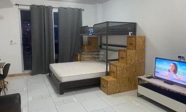 Condo en alquiler de 1 habitaciones en Khlong San, Bangkok