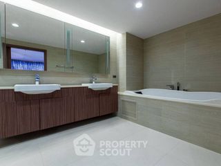 For rent 4 bedrooms condo in Sathon, Bangkok